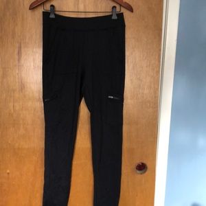 Multi pocket athletic leggings